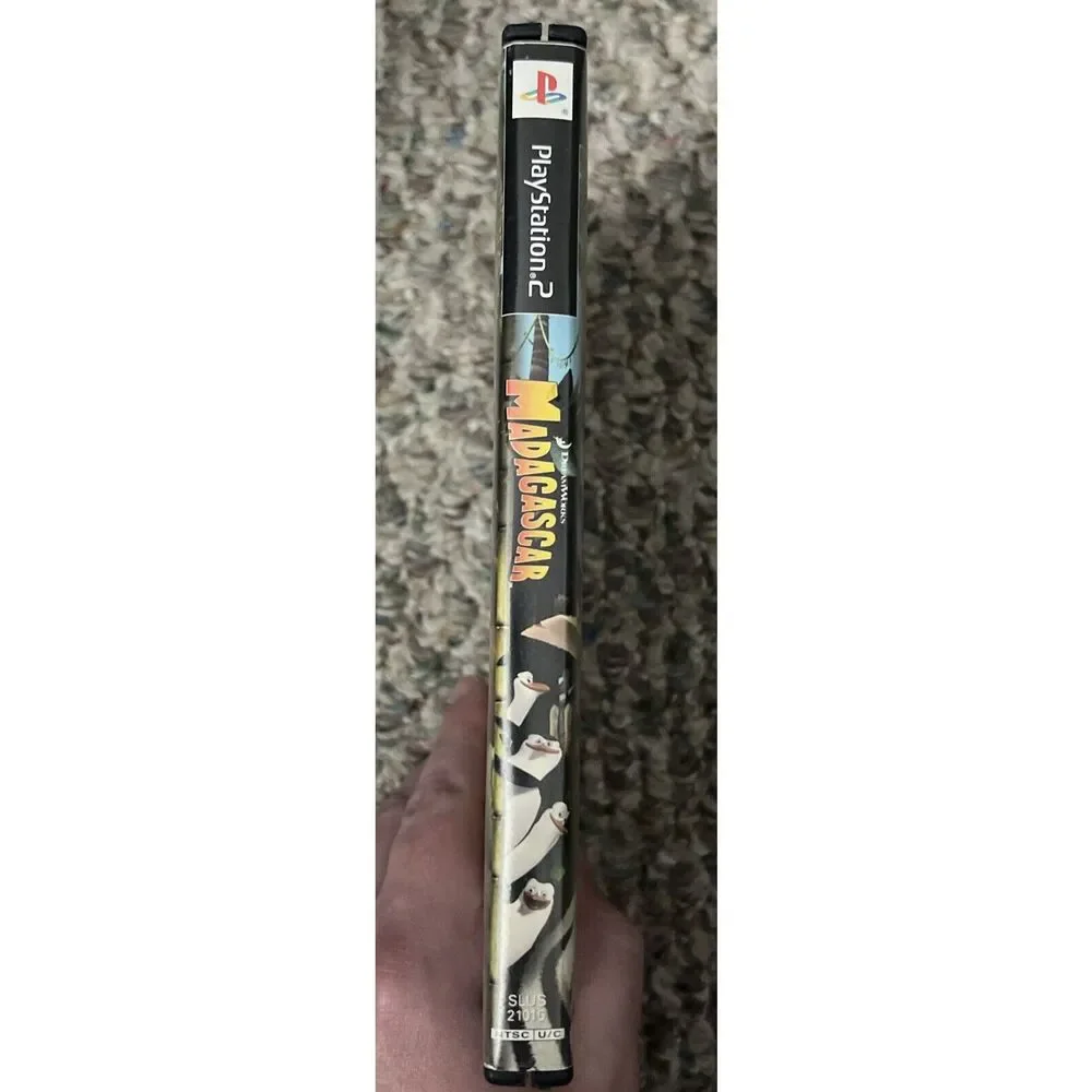 Madagascar (Sony PlayStation 2, 2005) Complete Disc Box & Manual